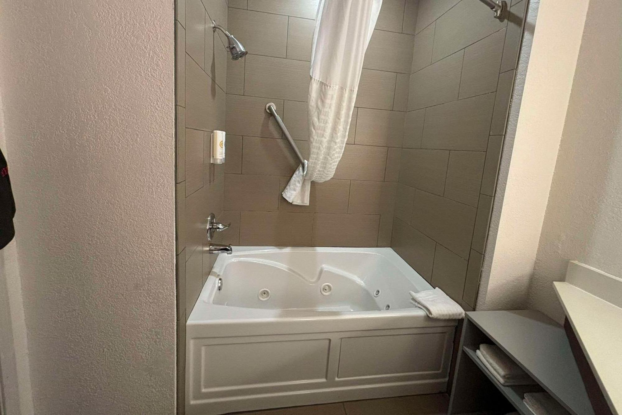 Comfort & Hotel