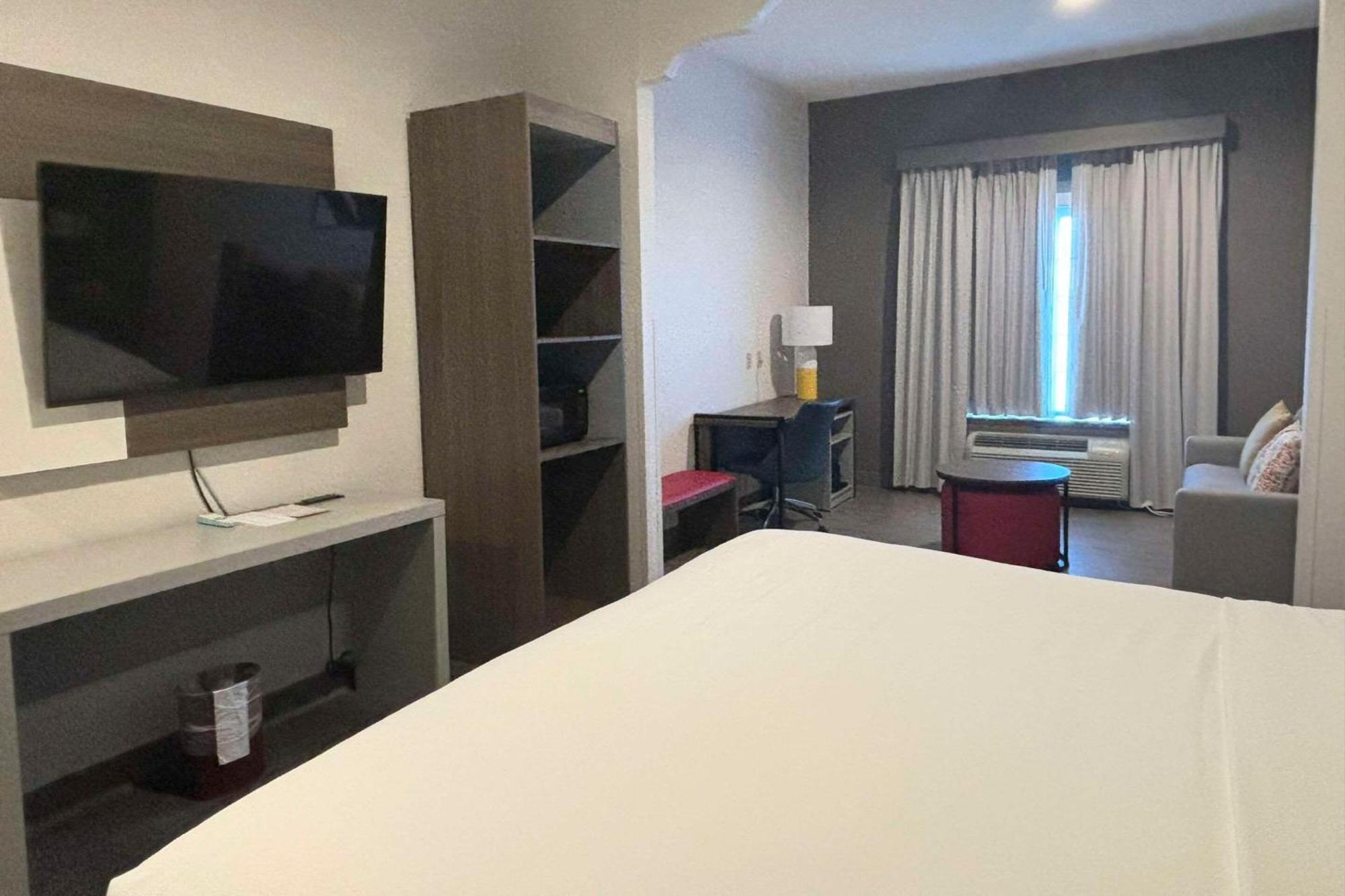 Hotel Comfort & 3*